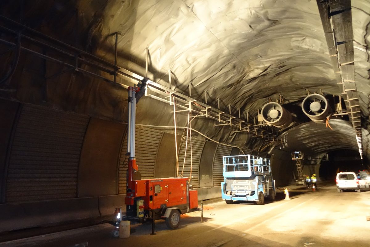 Imagen de los trabajos eléctrico acometidos en los túneles de Belate