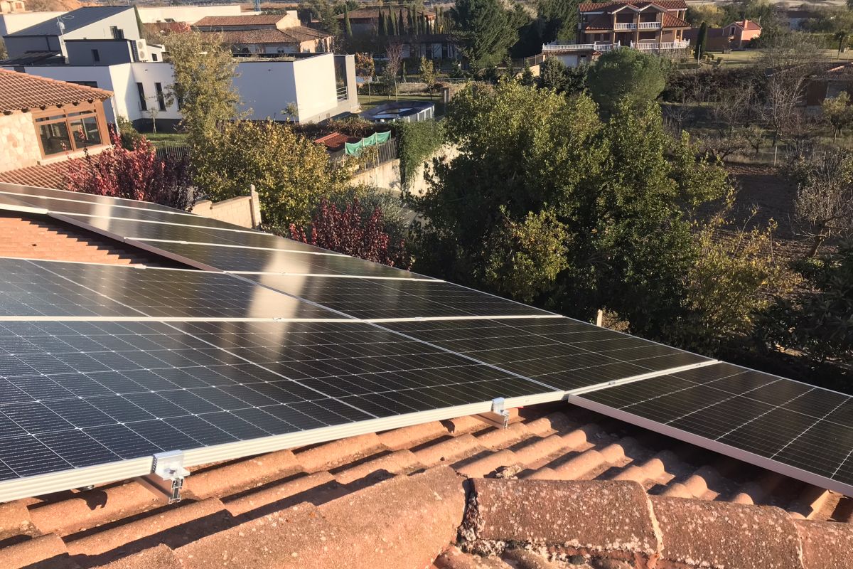 Instalación fotovoltaica autoconsumo residencial Aranda de Duero 1
