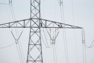 Imagen de la ejecución del proyecto de la línea doble de 400 kV en Francia