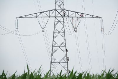 Imagen de la ejecución del proyecto de la línea doble de 400 kV en Francia