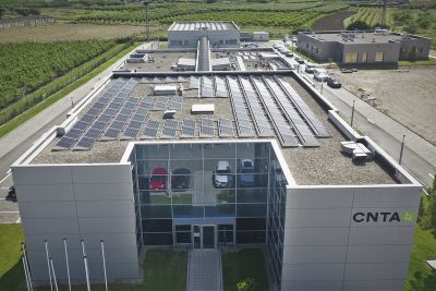 Imagen aérea del CNTA con la instalación fotovoltaica realizada.